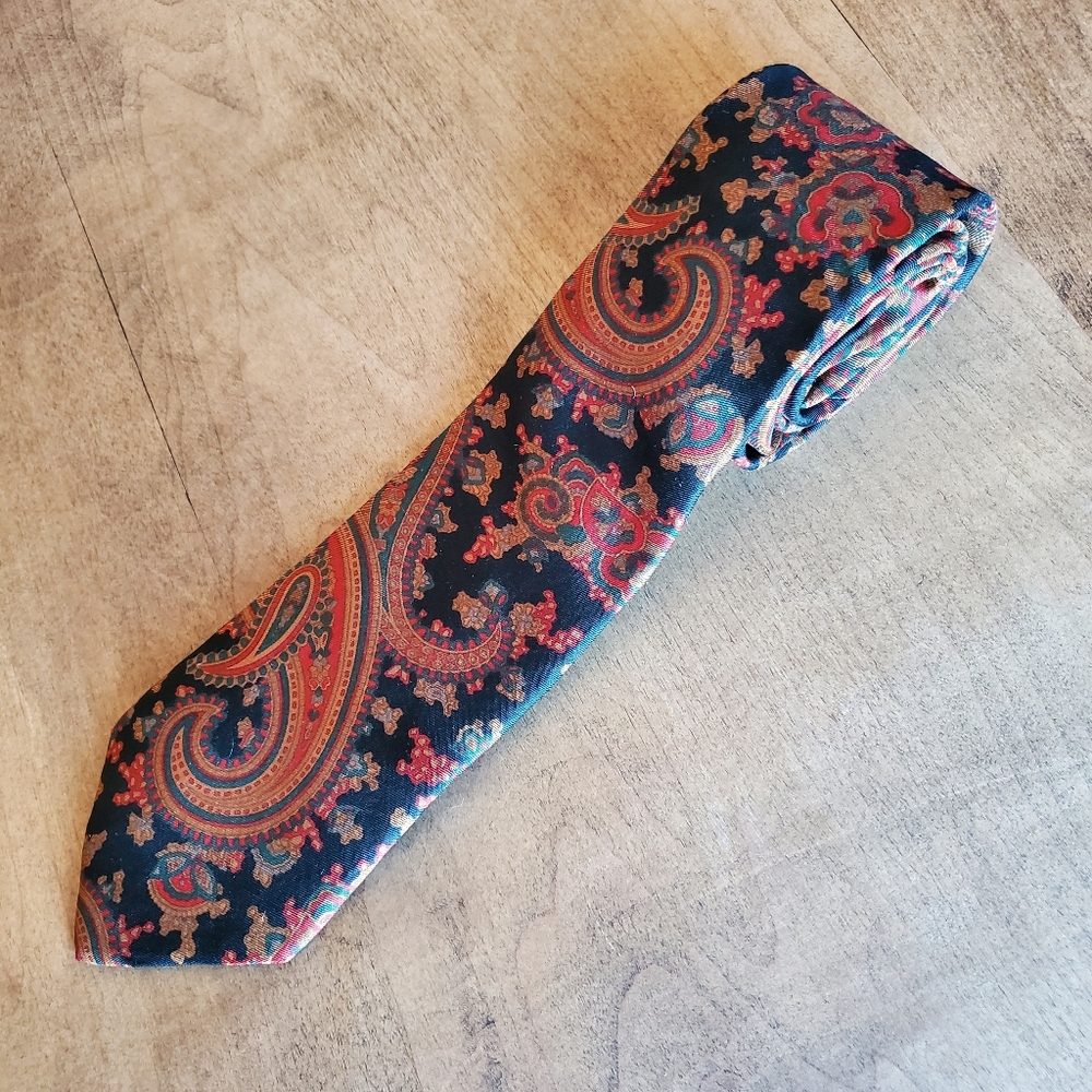 Kenneth Gorden 100% Silk Tie